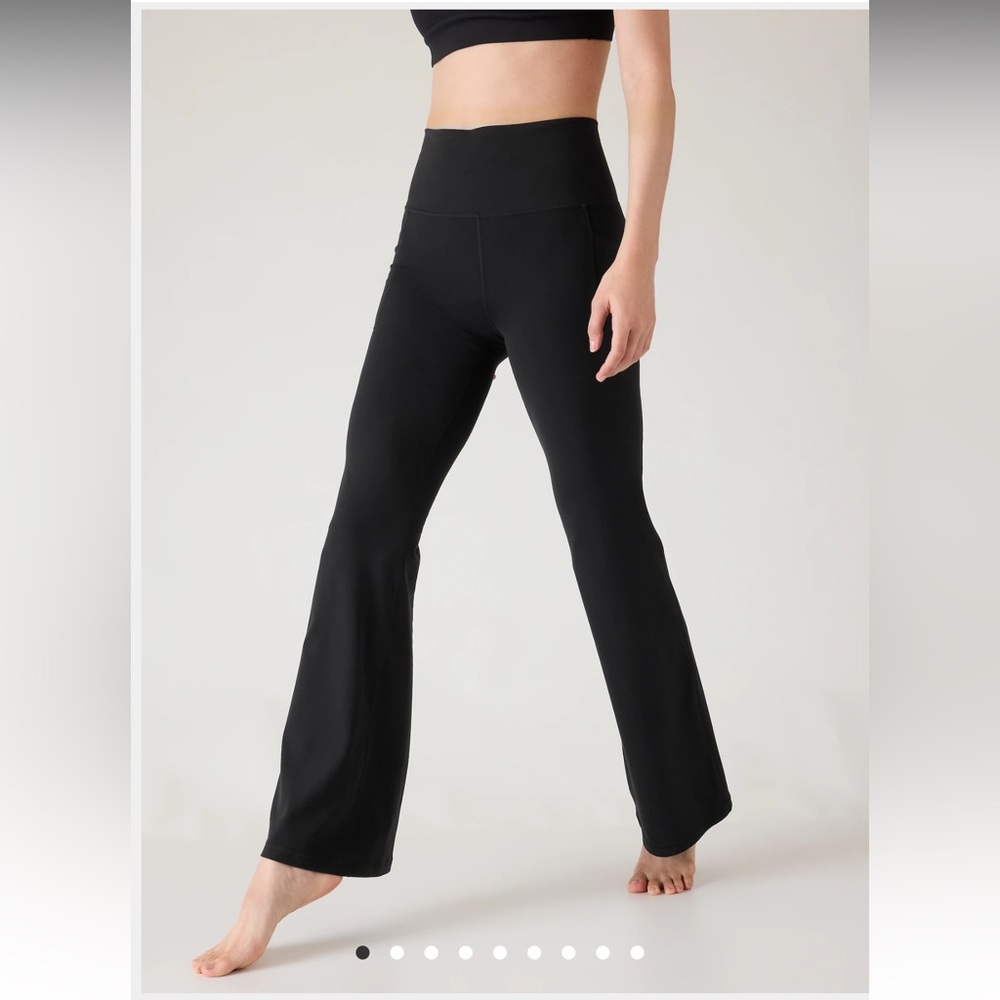 Athleta SALUTATION Stash Flare Pant, Size Medium Tall, Black